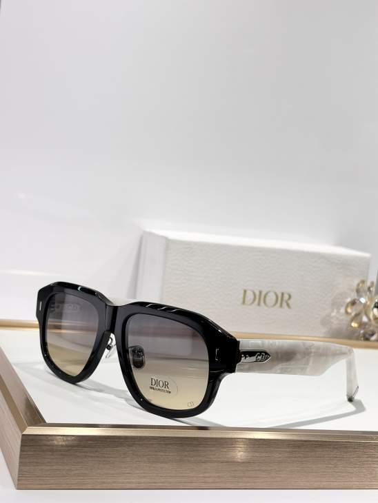 Picture of Dior Sunglasses _SKUfw76299525fw